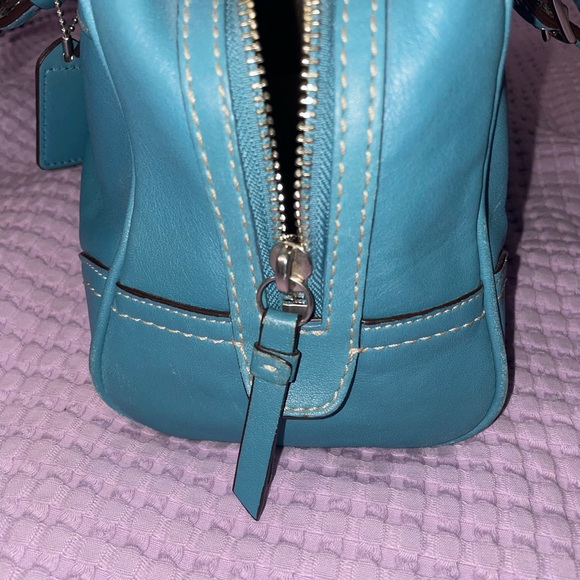 Coach Blue Leather Shoulder Bag! - Picture 5 of 8
